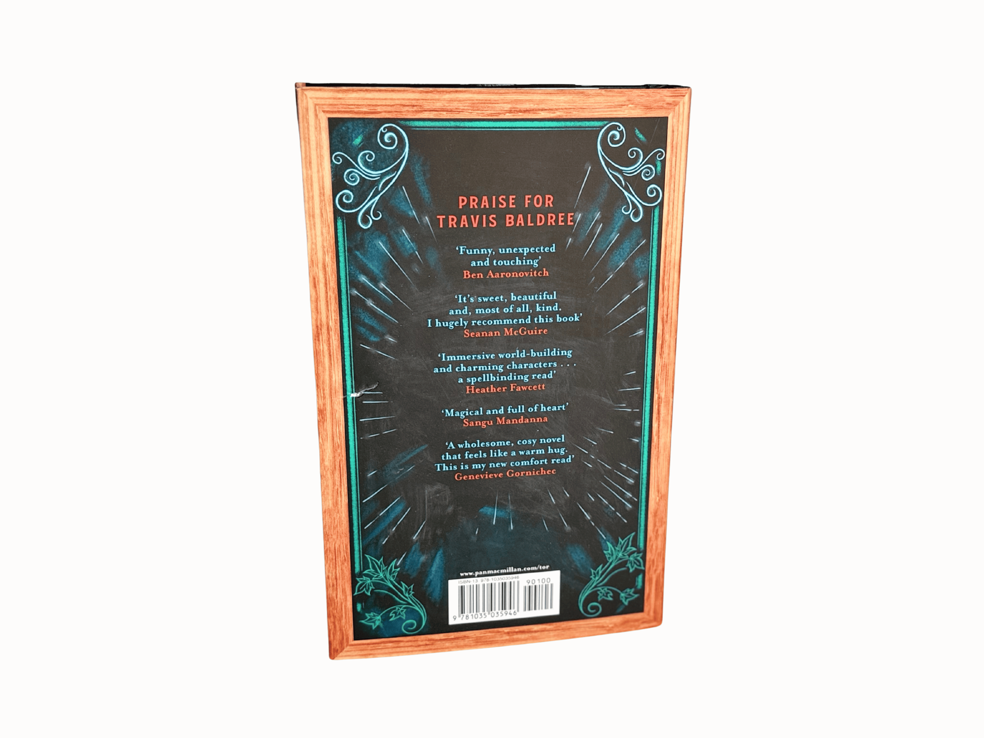 Brigands & Breadknives by Travis Baldree