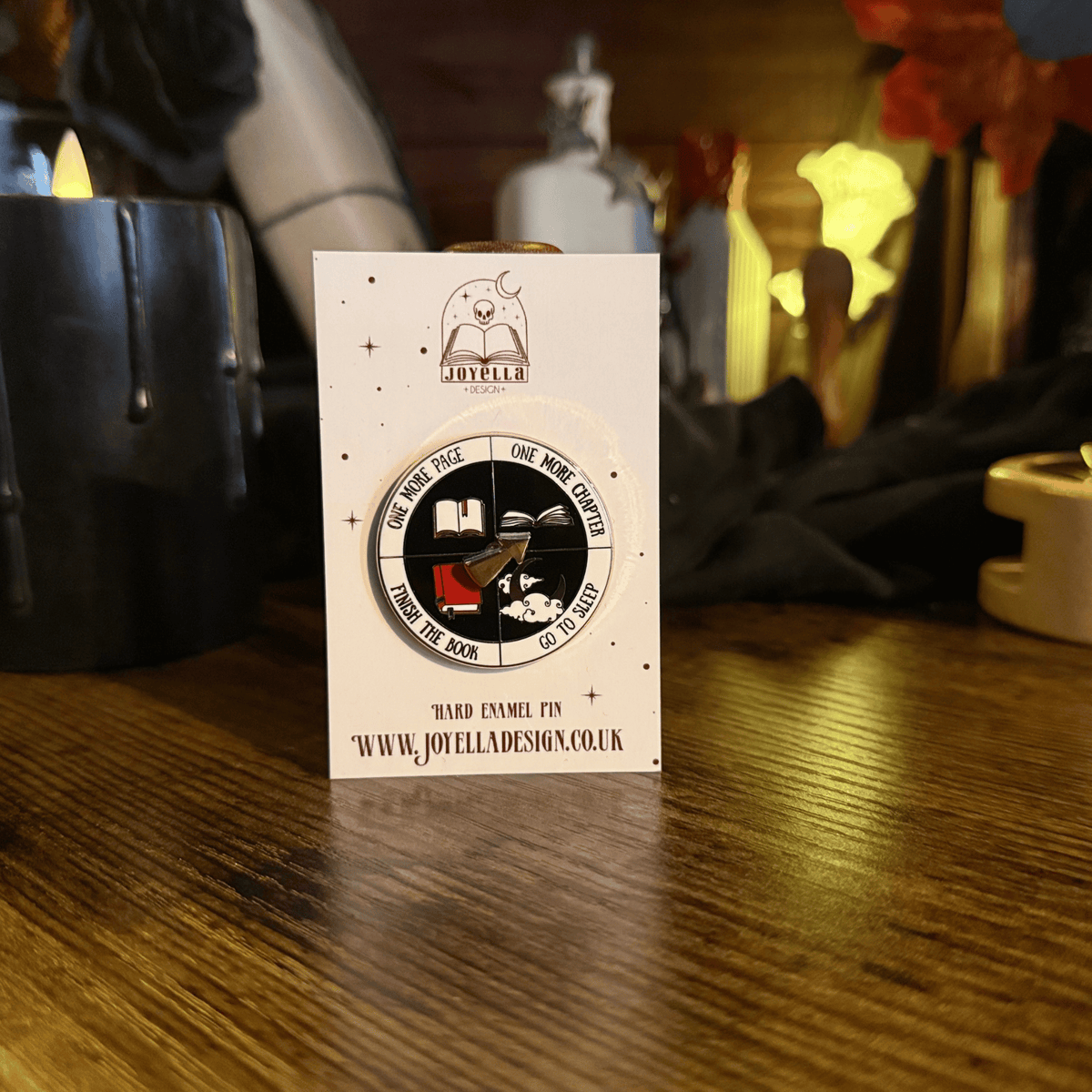 Readers Spinner Hard Enamel Pin
