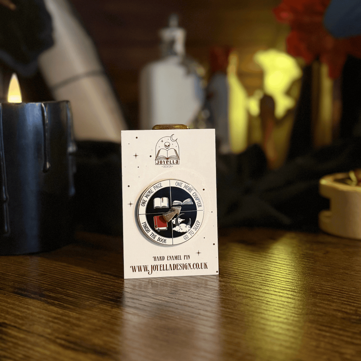 Readers Spinner Hard Enamel Pin